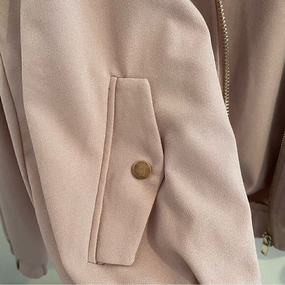 𝅺dynamite Casual Blazer Bomber with Gold Accent in Light Pastel Pink • size XS - Picture 4 of 6
